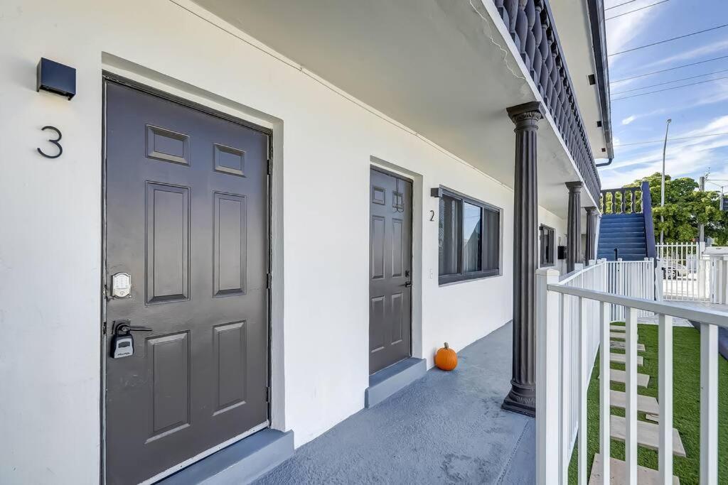 Chic Retreat: 2Br Apartment! Fort Lauderdale Zewnętrze zdjęcie