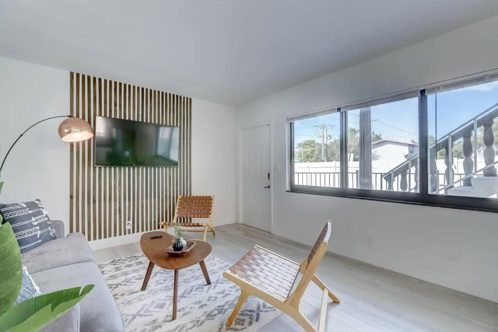 Chic Retreat: 2Br Apartment! Fort Lauderdale Zewnętrze zdjęcie