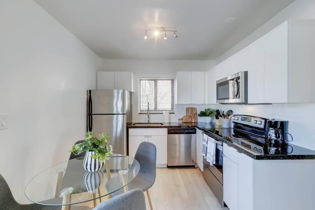 Chic Retreat: 2Br Apartment! Fort Lauderdale Zewnętrze zdjęcie