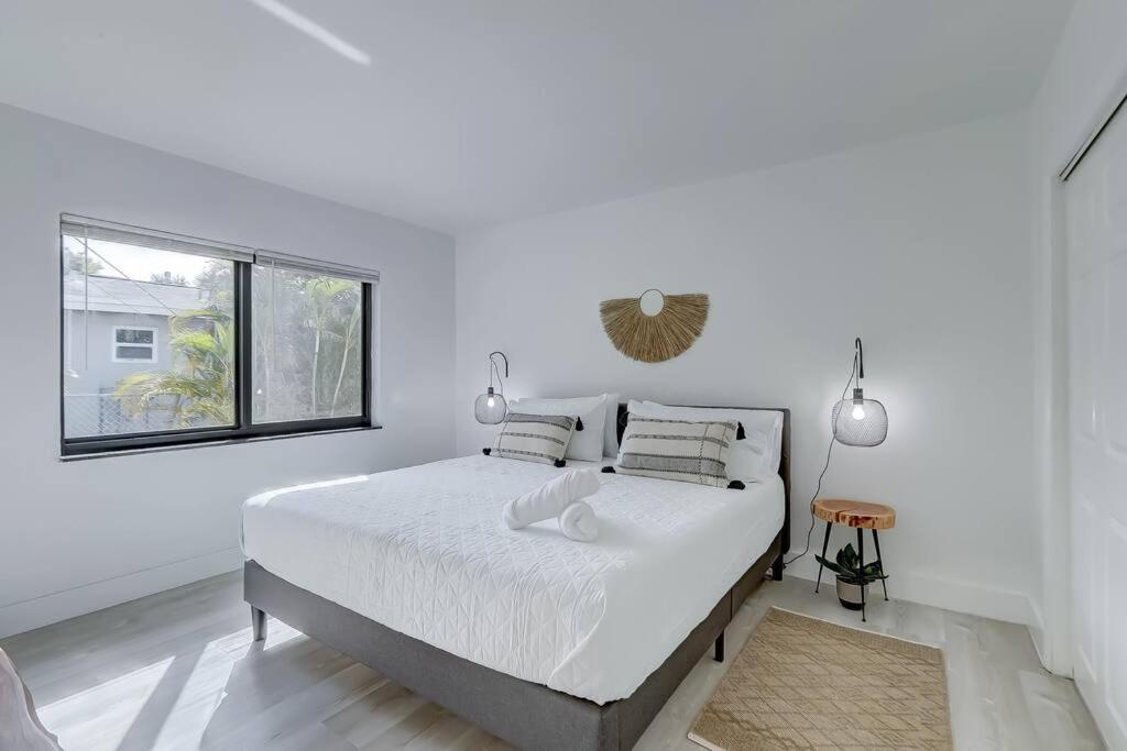 Chic Retreat: 2Br Apartment! Fort Lauderdale Zewnętrze zdjęcie